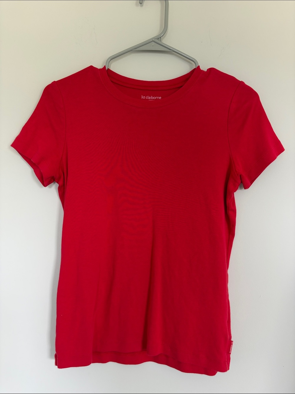 Liz Claiborne Red Short-Sleeve Crewneck Tee